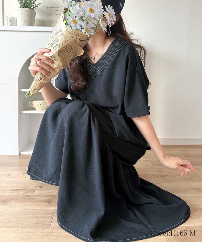 日本 Classical Elf - 顯瘦線條V領傘狀五分袖洋裝-卡其杏