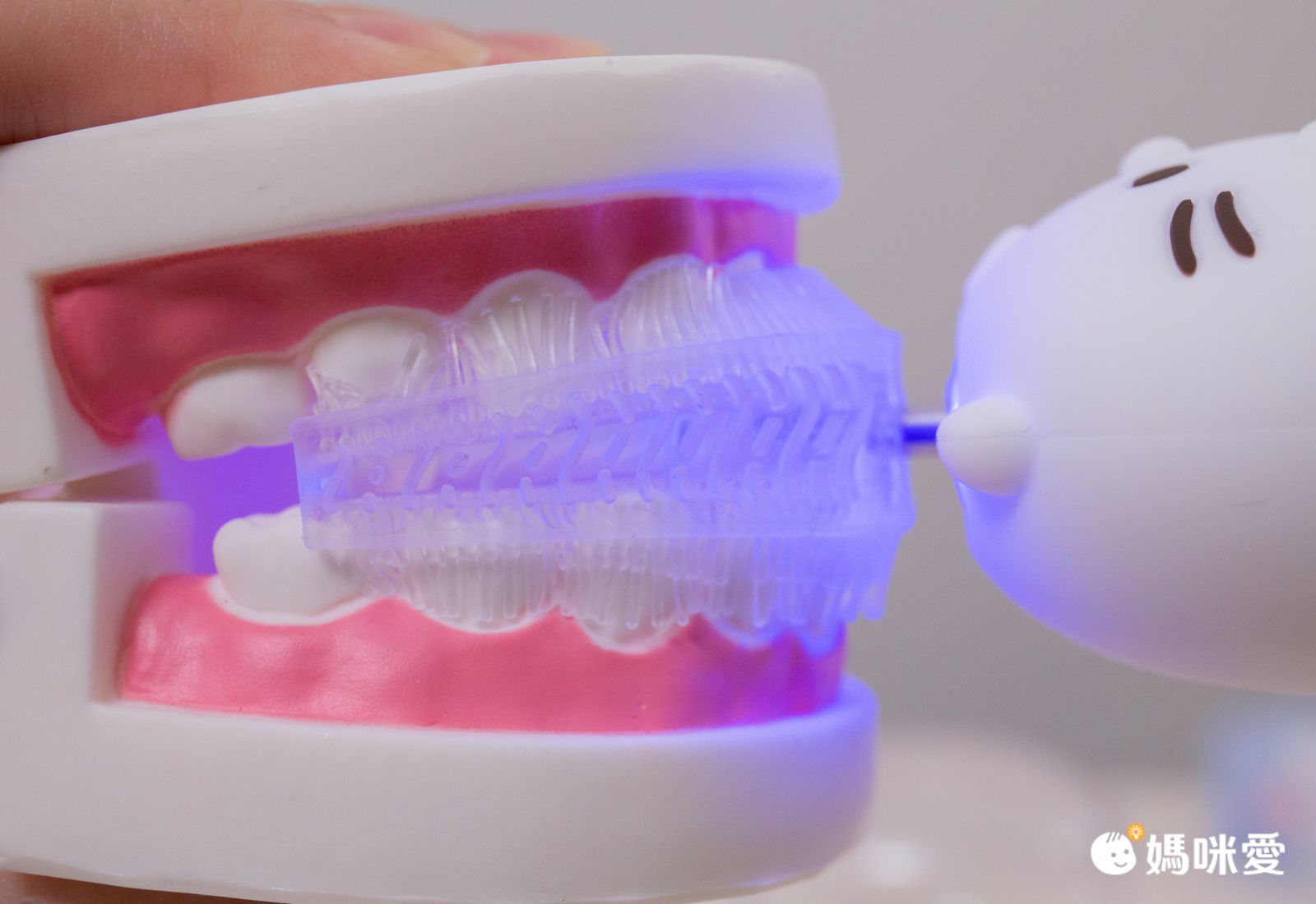 自主潔牙神器【U型電動牙刷】360度全方位潔牙