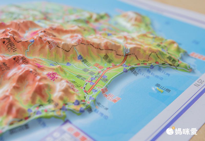 台灣百岳地形圖-立體圖 (54.5 x 39.3 cm)