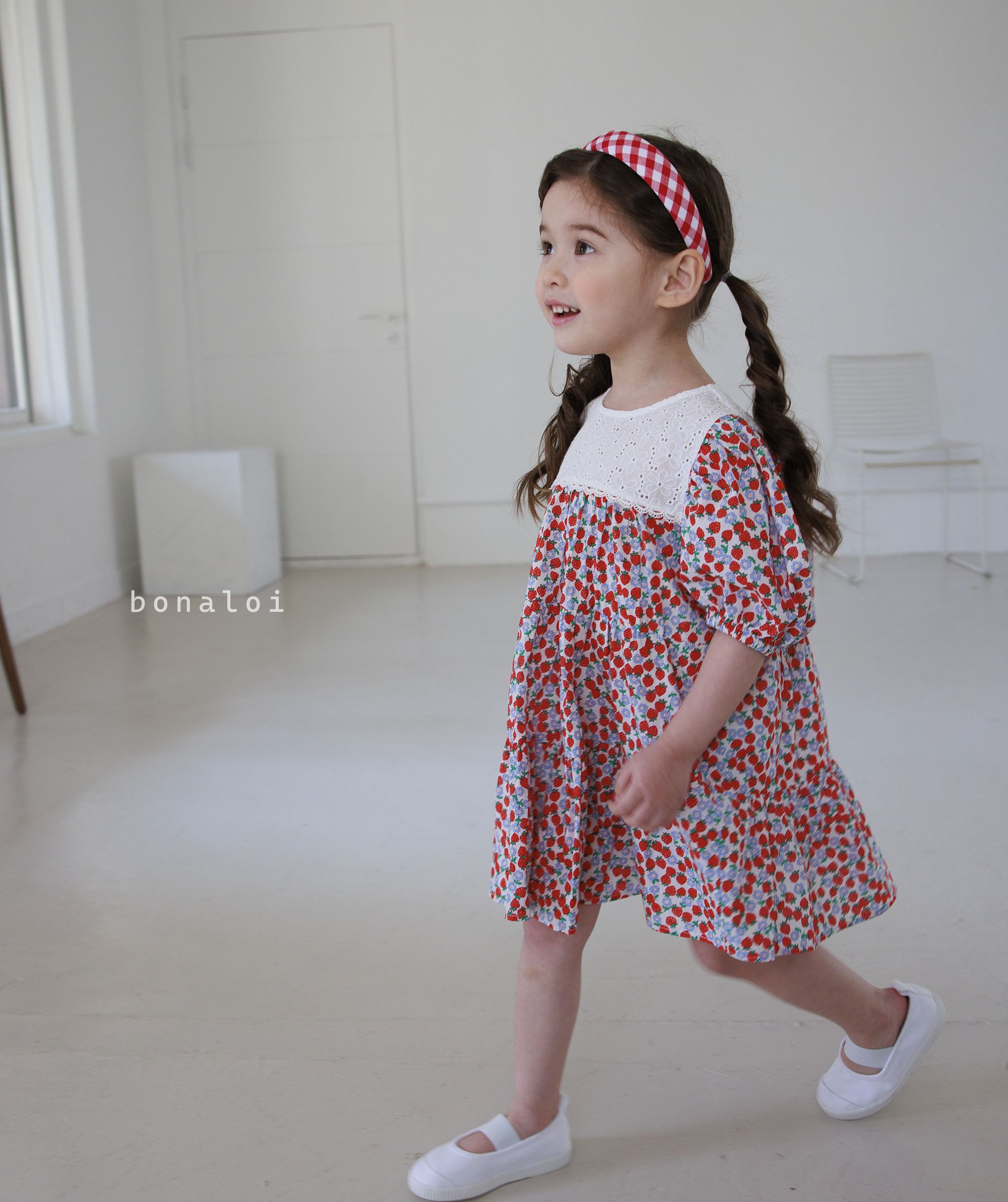 韓國 Bonaloi - 胸前雕花鏤空花朵洋裝-紅