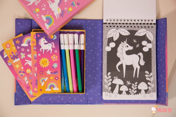 在家擁有小小畫室【澳洲 Tiger Tribe】旅行著色盒＆窗花彩繪