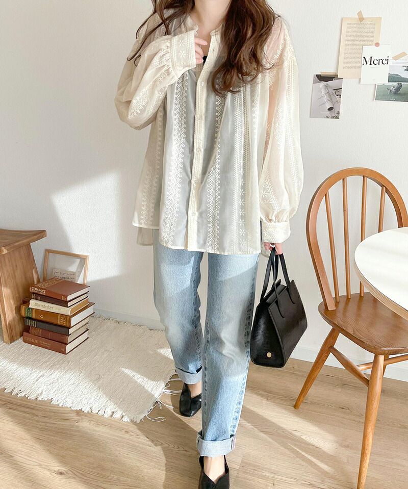 日本 Classical Elf - 2WAY微立領花朵刺繡透膚襯衫-淺灰
