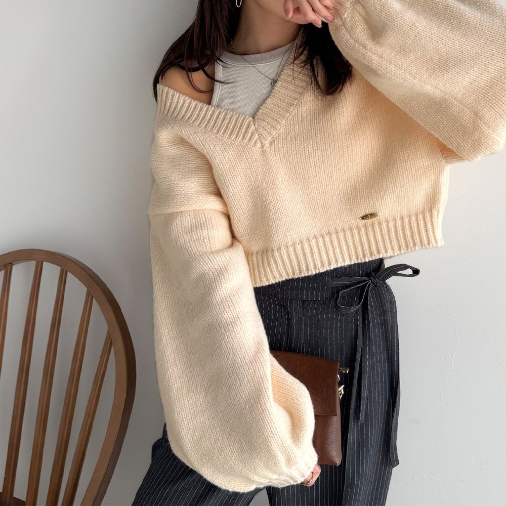 可愛大V領短版粗針織上衣-象牙米