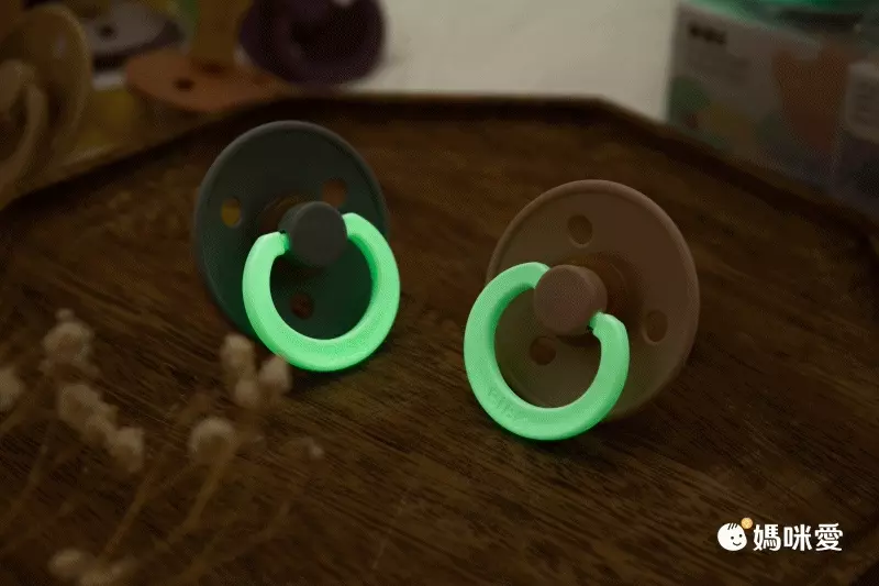 丹麥BIBS - Color安撫奶嘴-珊瑚紅