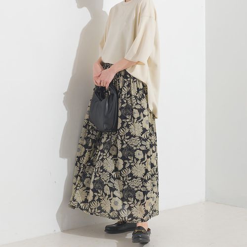 日本 OMNES - 100%印度棉 夏日透氣長裙-黑底滿版花