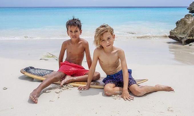 德國Playshoes - 抗UV防曬速乾男童海灘褲-漸層字母