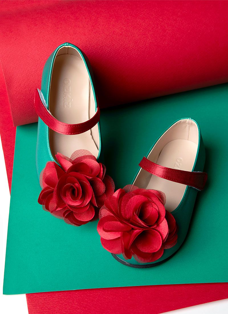 韓國 OZKIZ - 迷人立體紅花裝飾皮鞋-綠