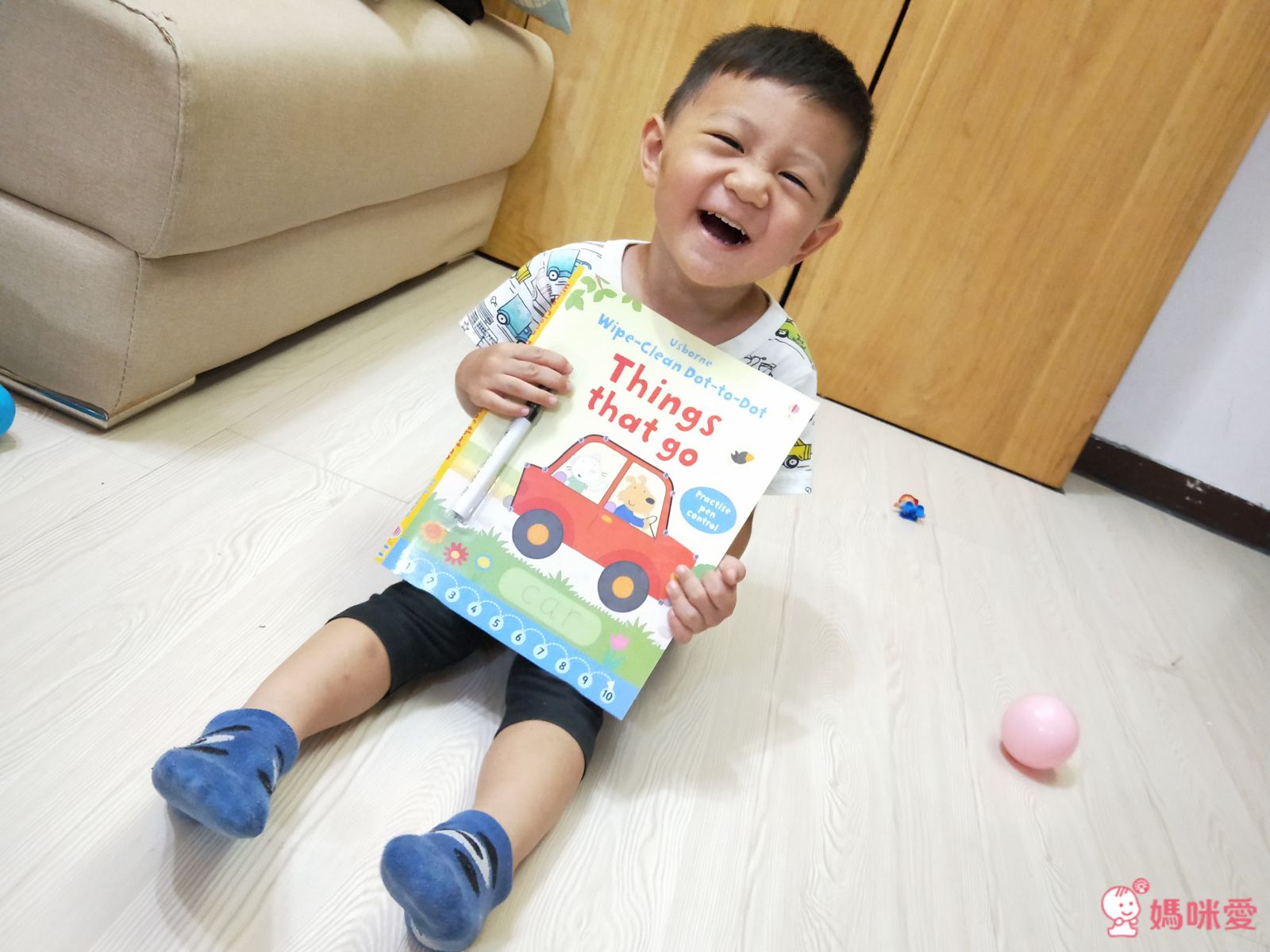 【超級英雄/蜘蛛人 貼紙書】熱愛英雄的男孩不能錯過☞大量貼紙與趣味題型 盡情當個小小英雄