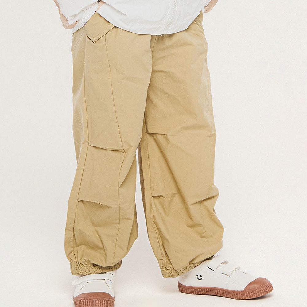 鬆緊腰寬鬆立體抓褶剪裁工裝長褲-卡其