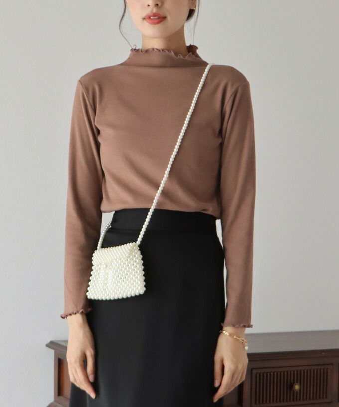 日本 BLUE EAST - 微立領木耳邊薄長袖上衣/打底衫-簡約白