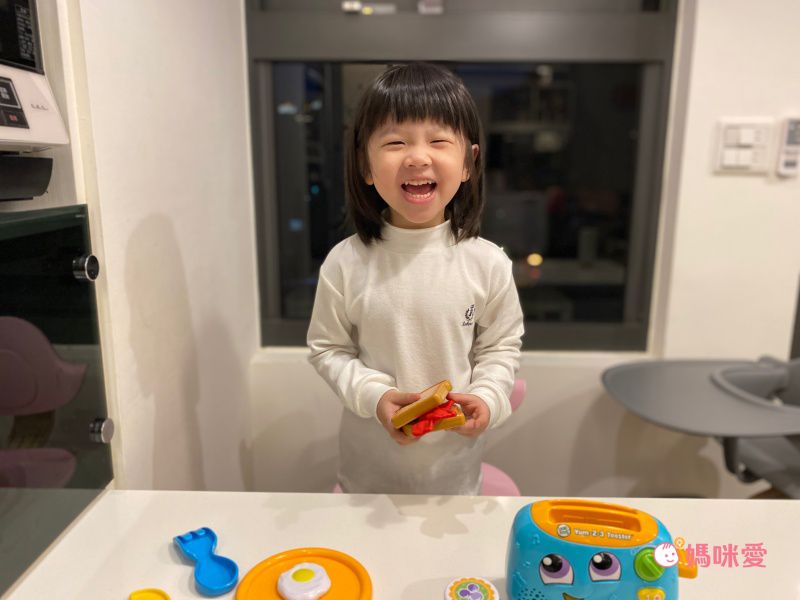 英語啟蒙家家酒【美國 LeapFrog】擬真吸塵器玩具