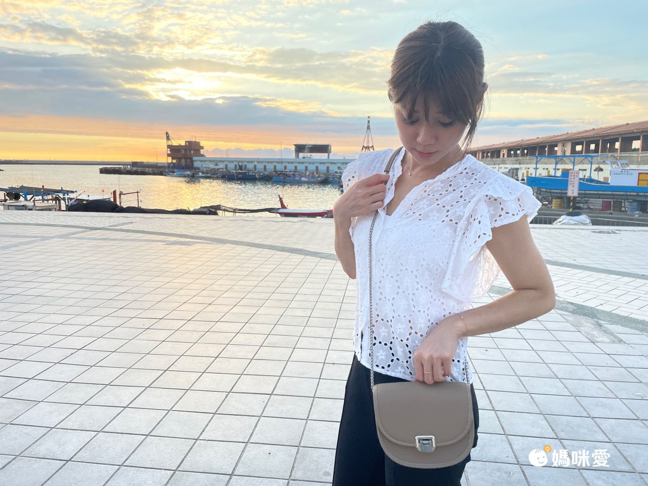 休閒肩揹真皮馬鞍包-焦糖棕 (17x15x8cm)