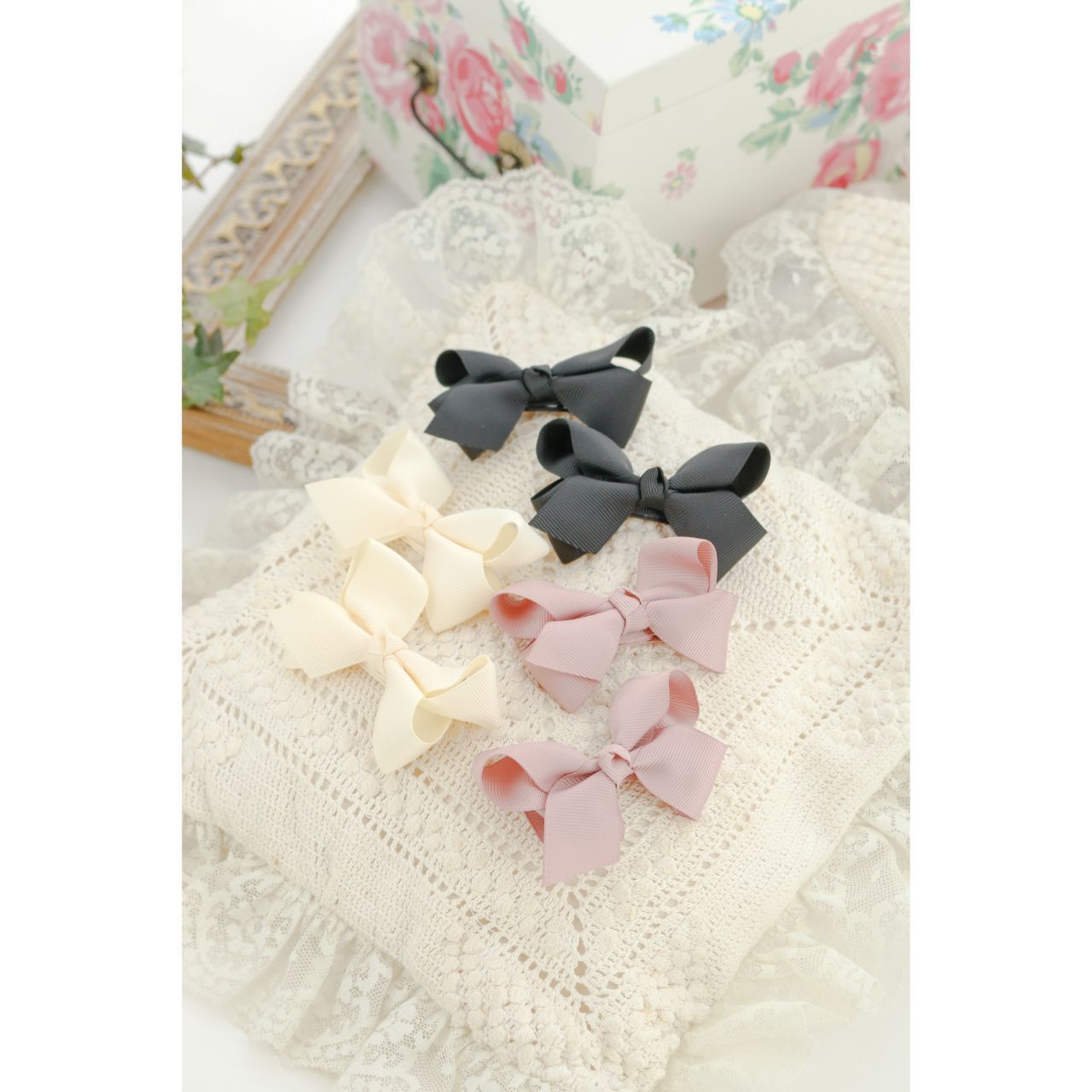 日本 Catherine Cottage - 浪漫蝴蝶結三種配色髮夾(6入組)-灰x紫羅蘭x水藍