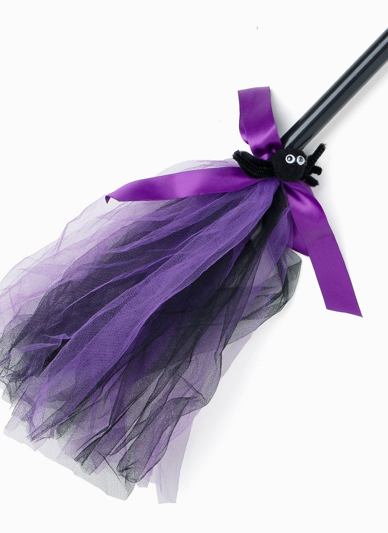 韓國 OZKIZ - 黑女巫造型洋裝(附網紗/掃把)-黑