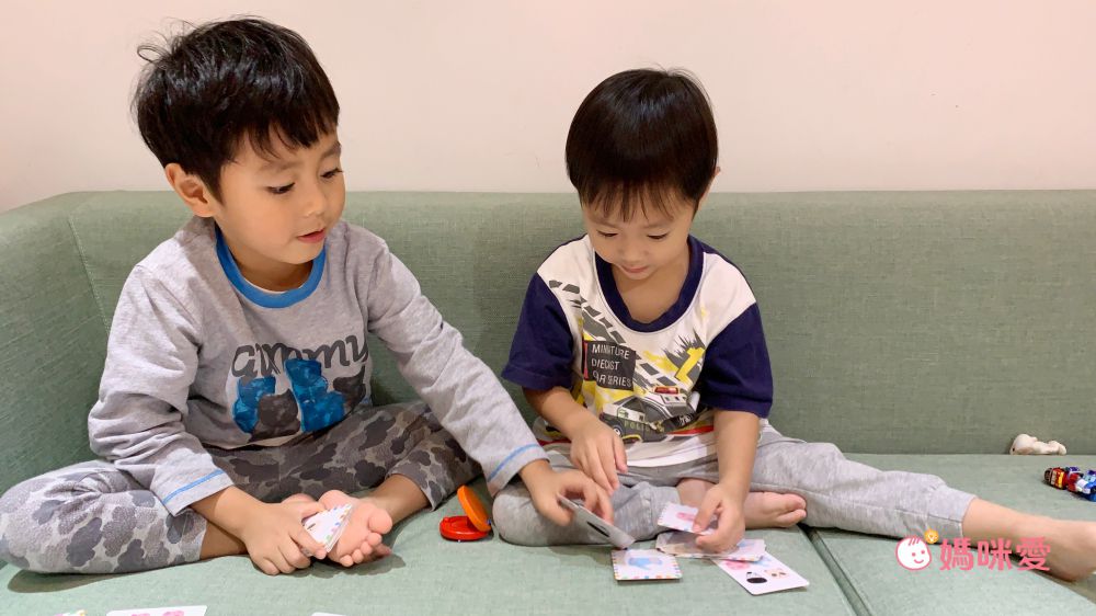 双美生活文創 - 瘋狂快手心臟病-內附72張卡牌+1個木製響板+1張遊戲說明書