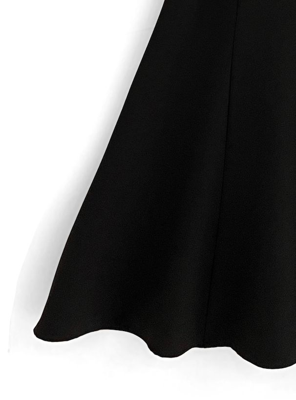 日本 GRL - 桃心領拼接魚尾洋裝(附腰帶)-黑白