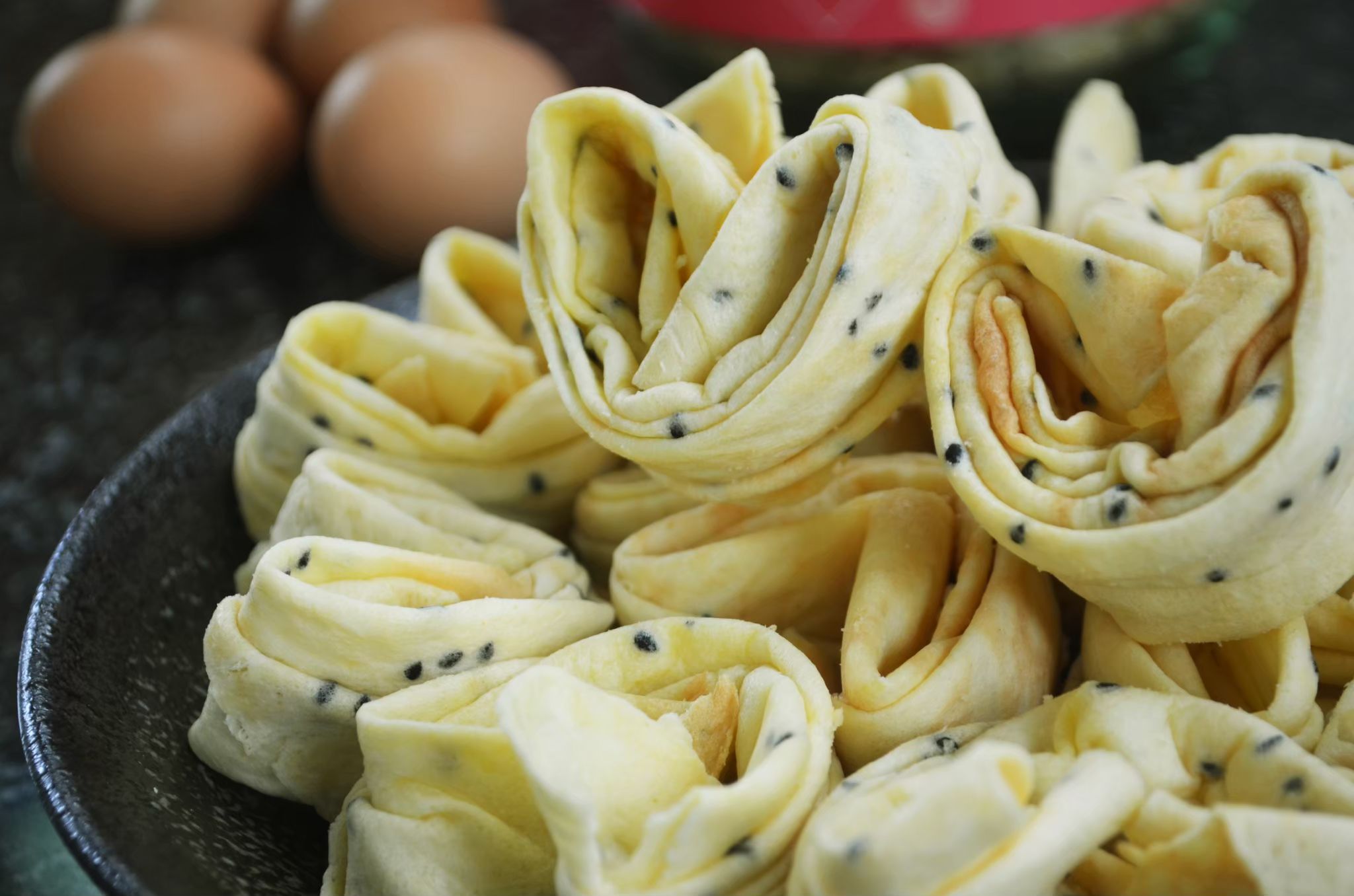 千層酥脆口感【唯渡烘焙】手工月亮蛋捲