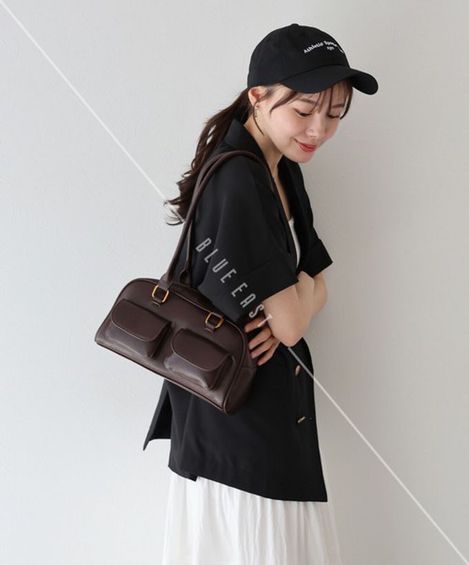 日本 BLUE EAST - 雙口袋簡約都會風肩背包-氣質黑