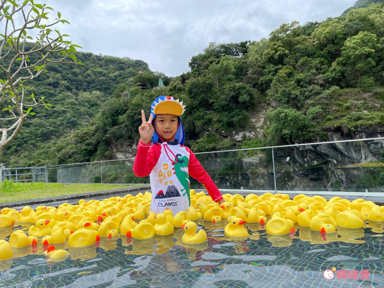 男寶長袖泳裝套裝(附帽子)-快樂恐龍-紅+白+藍