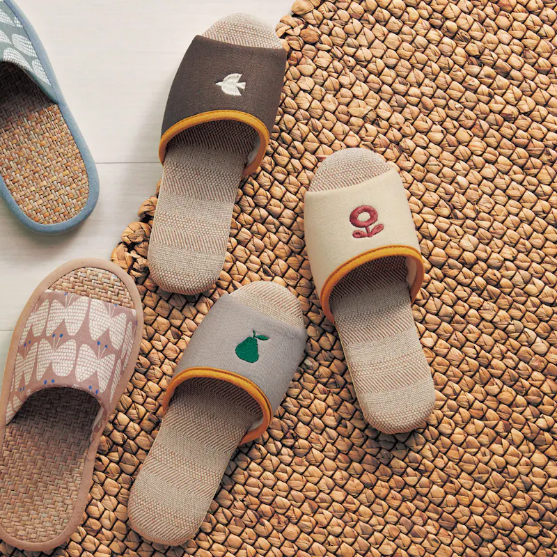 日本千趣會 - 麻料材質刺繡室內拖鞋-白鴿-咖啡