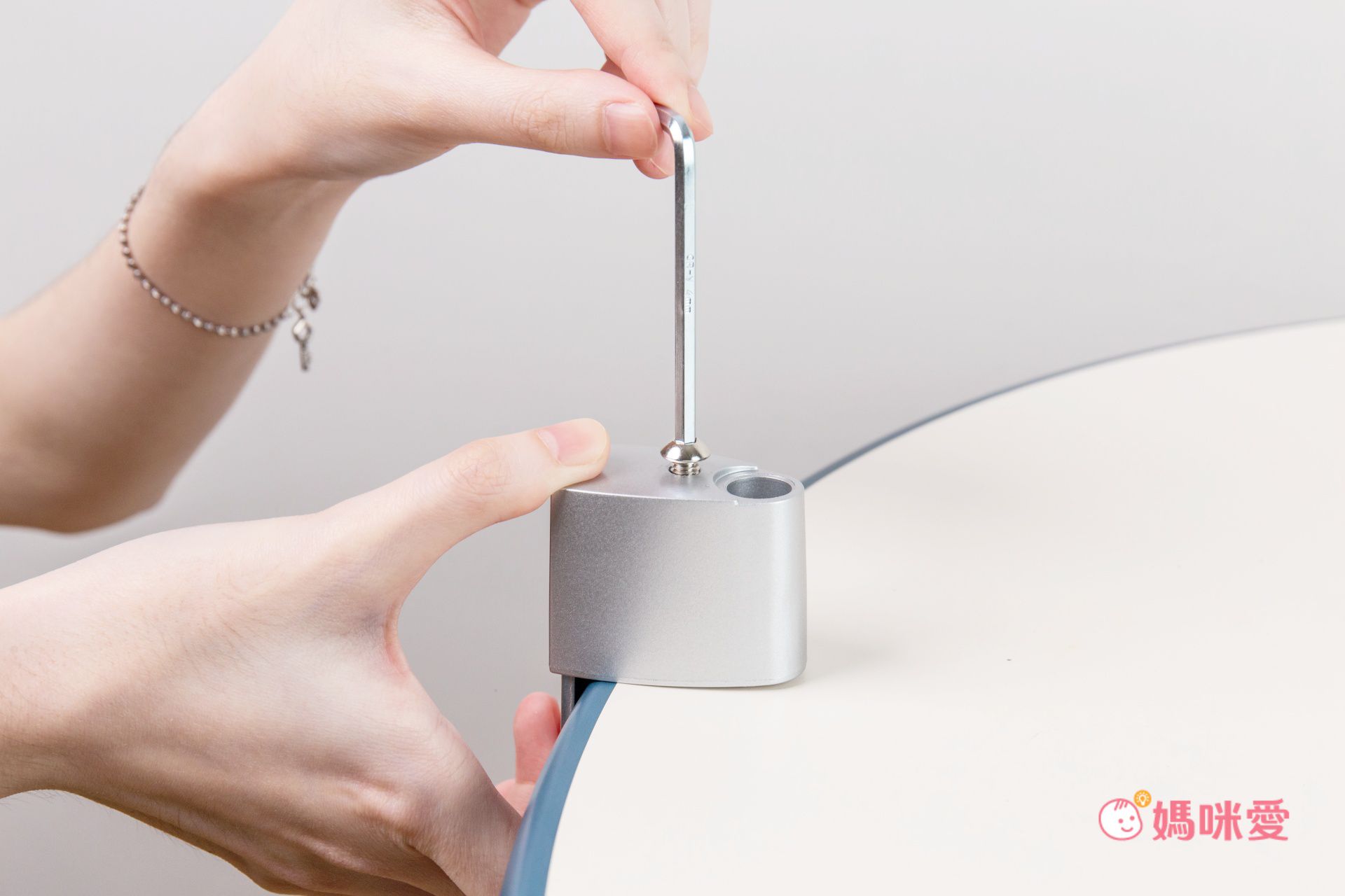 挑戰全網最低價【DEXLIGHT雙臂LED護眼檯燈】360°自由伸縮