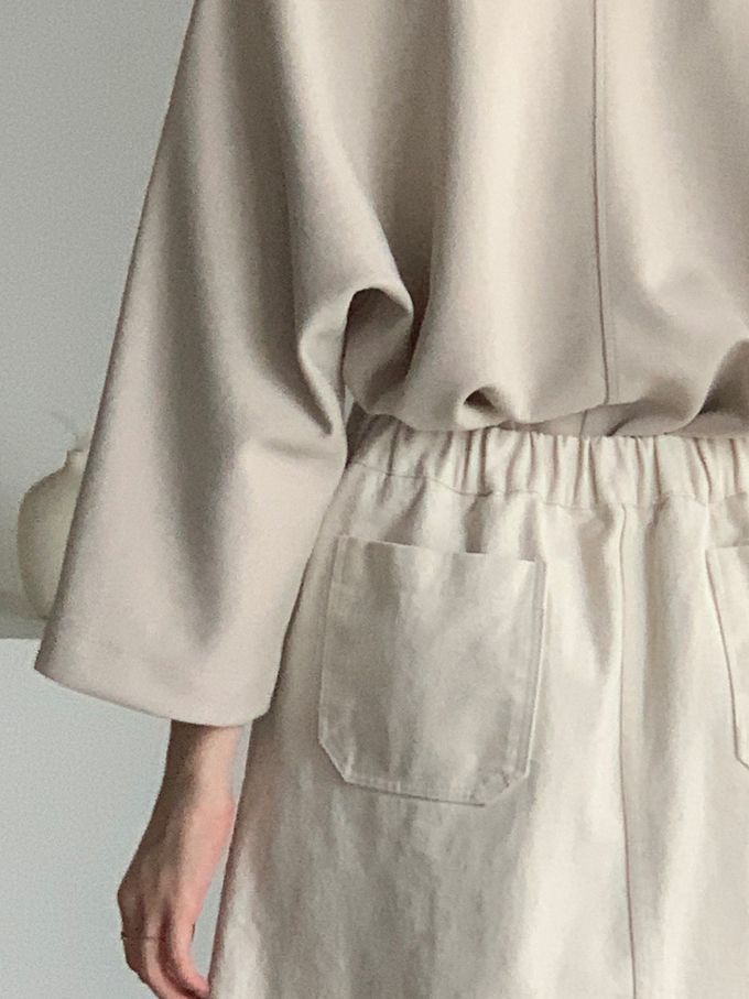 韓國女裝連線 - 後鬆緊鈕扣點綴A字長裙-米白 (FREE)