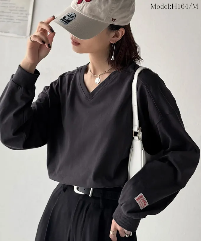 日本 Classical Elf - Java 簡約顯瘦V領長袖上衣-黑