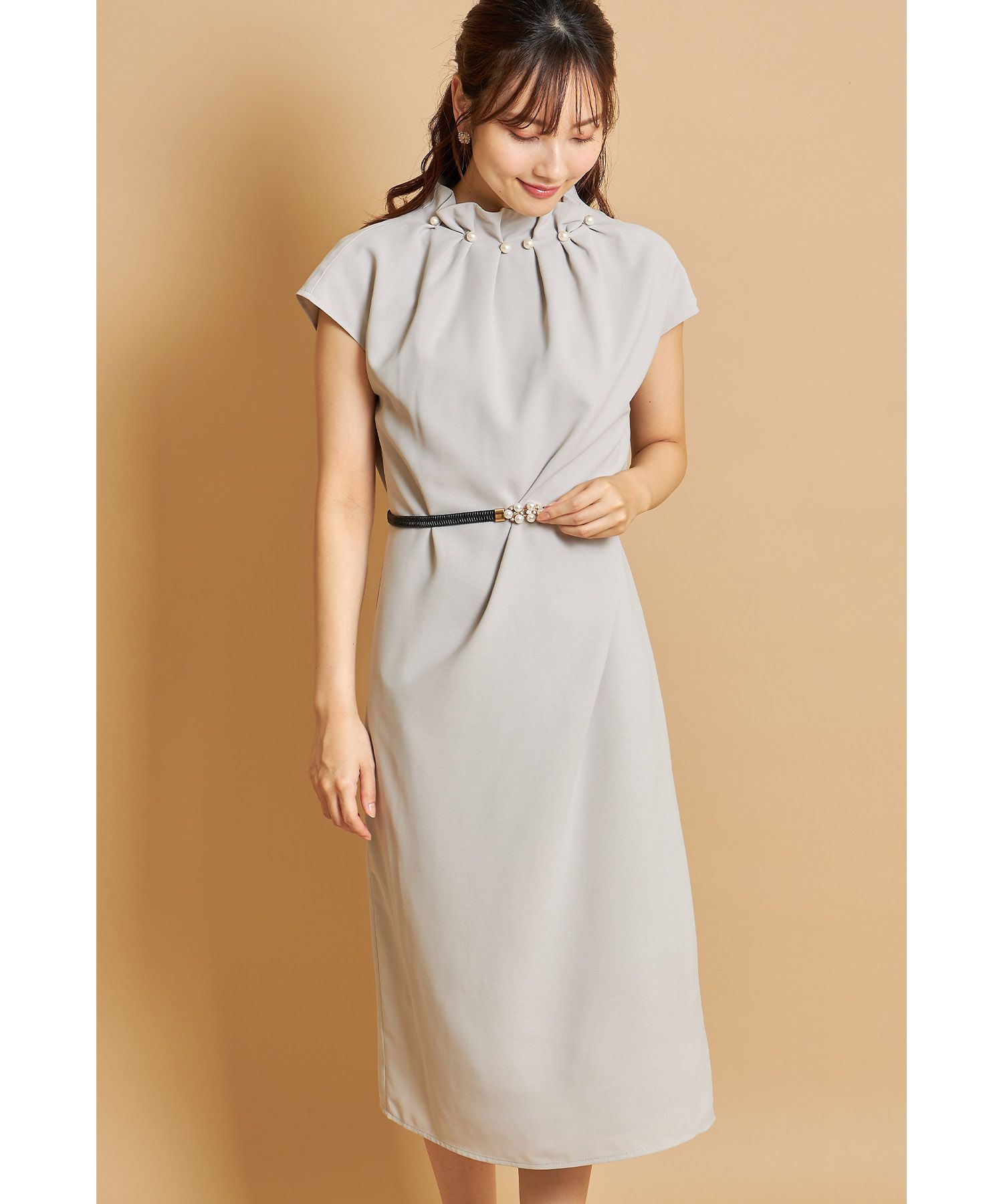 日本 tocco-closet - 高雅珍珠皺摺簡約洋裝-知性黑