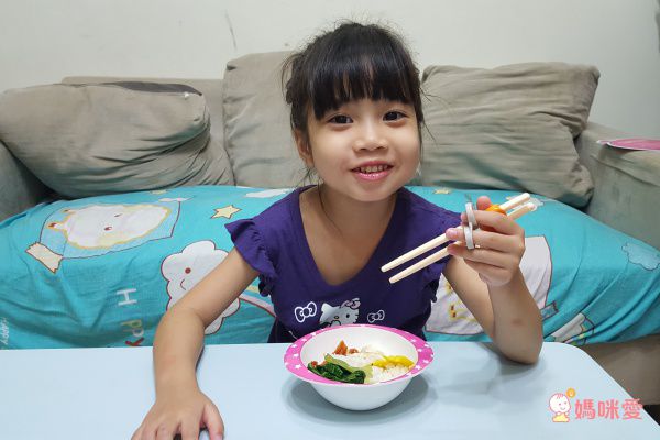 日本 Combi - 三階段彈力學習筷-左手-橘-＋贈學習筷環保收納袋