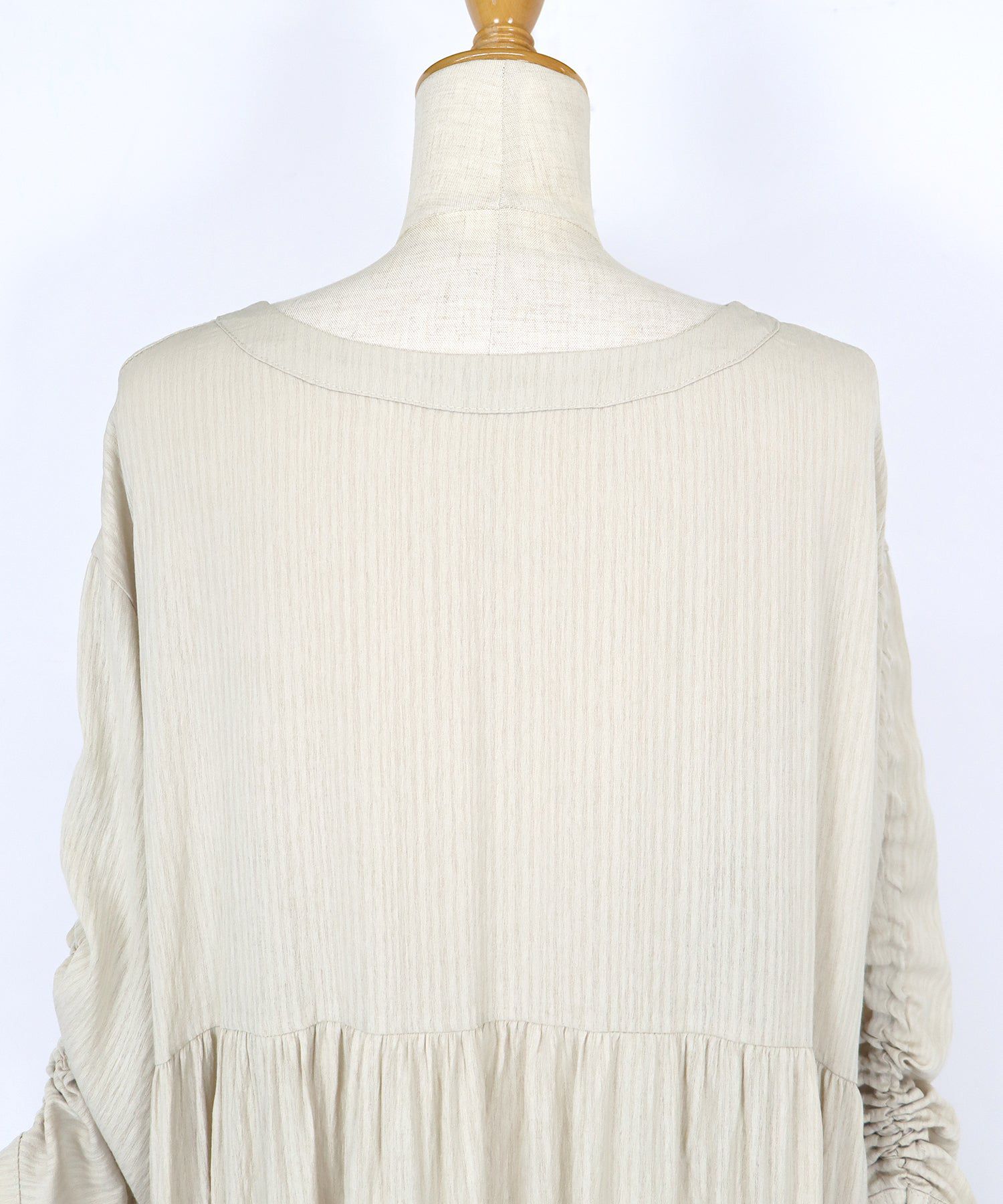 日本 BLUE EAST - 楊柳文藝抽繩長版襯衫-米杏