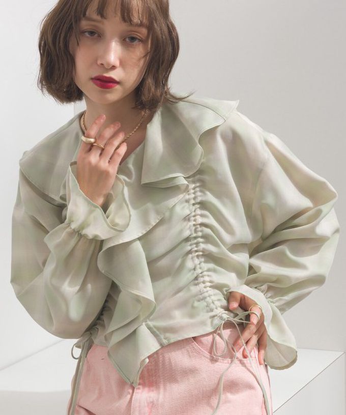 日本 ELENCARE DUE - 飄逸荷葉領浪漫抽繩長袖上衣-黑系