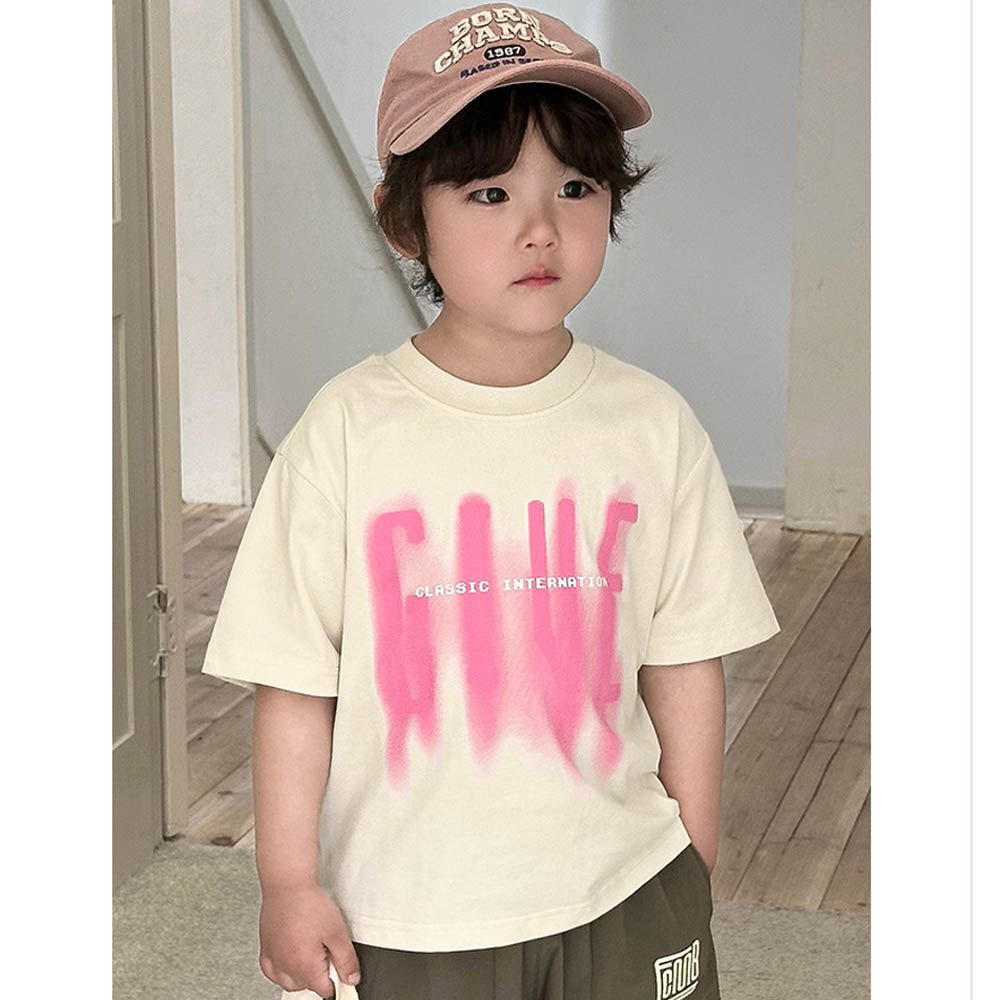 涼感吸濕透氣圓領短袖上衣-暈染字母-米白