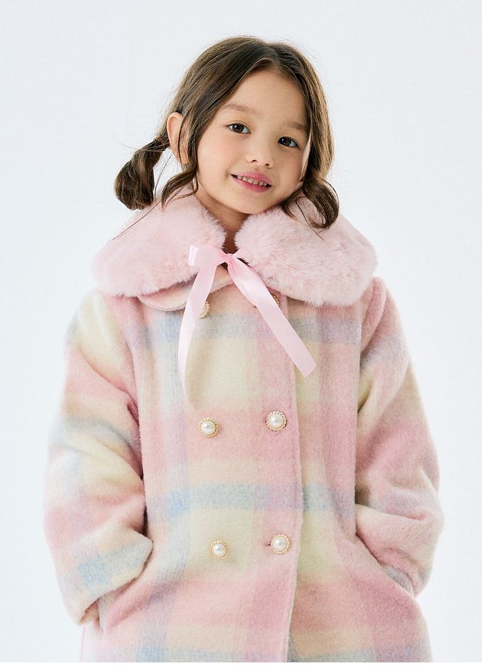 韓國 OZKIZ - (附絨毛圍巾)格紋毛料絎縫大衣外套-粉