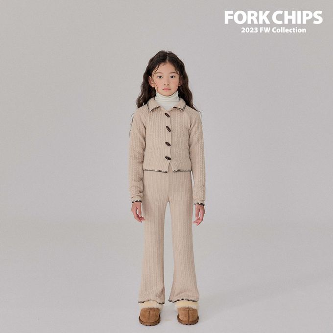 韓國 FORK CHIPS - 編織感牛角釦針織外套-卡其