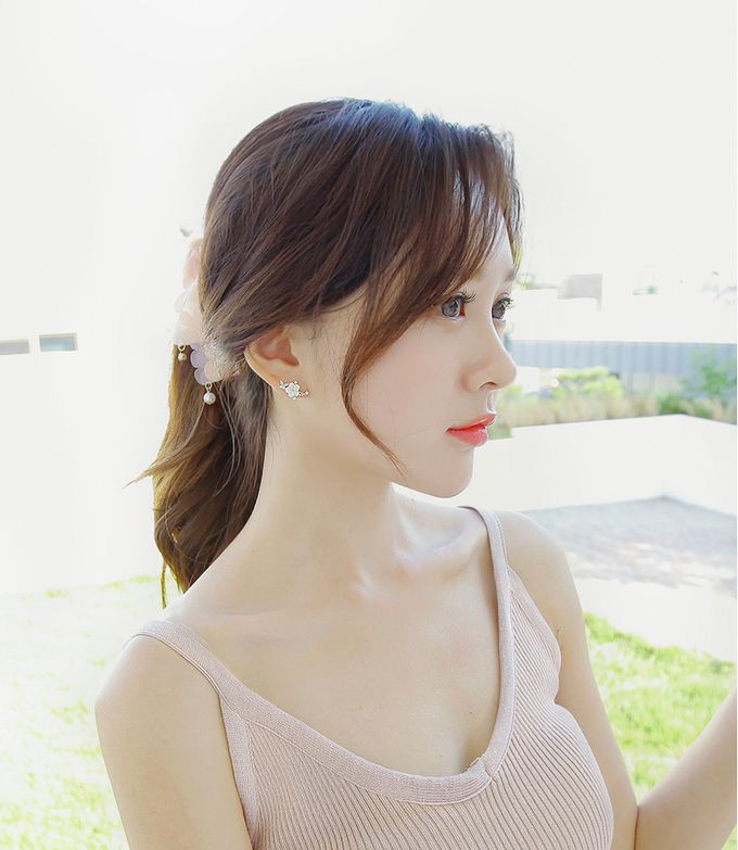 韓國 Soo&Soo - 絕美花鈿不對稱耳環-時尚銀 ((左)1.7cm，(右)5cm)