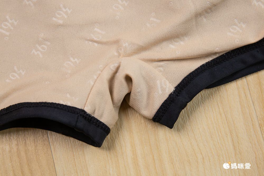 361° - 運動風短袖連身裙泳衣-熱帶樹葉-黑色