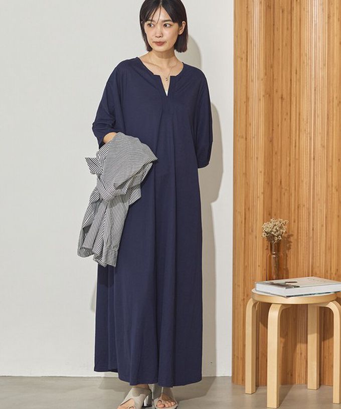 日本 Sans Souci 34+ - 接觸涼感 顯瘦A字鑰匙領五分袖洋裝-淺灰