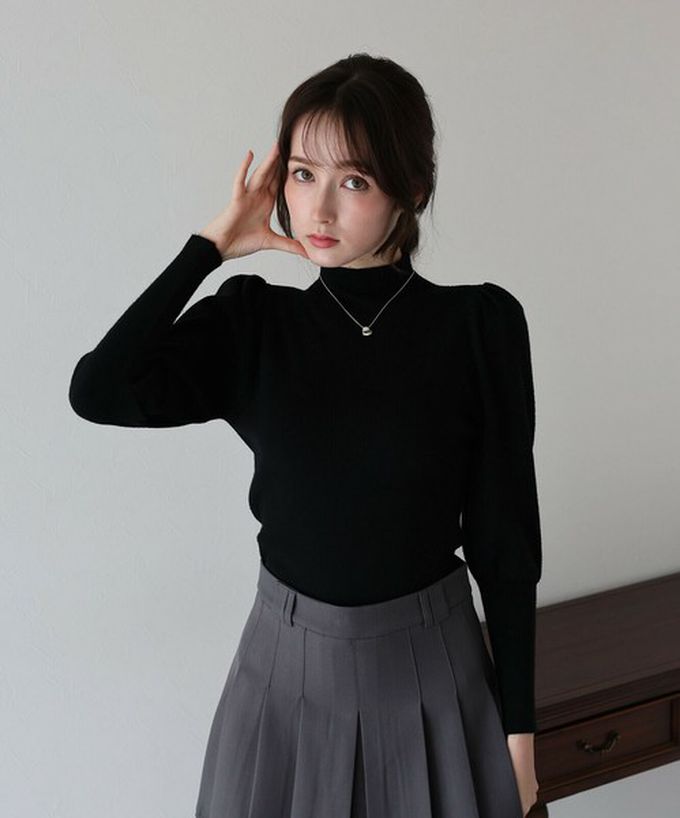 日本 BLUE EAST - 宮廷風百搭針織微高領長袖上衣-米杏