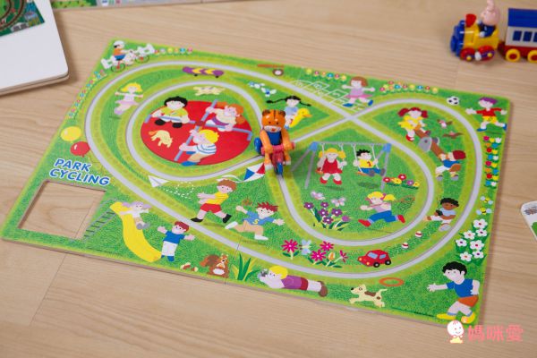 軌道車車書★ 1歲以上手眼協調遊戲書♬轉動發條車車跑起來✦ 熱銷47折起！