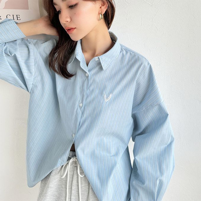 日本 Classical Elf - 羽毛logo刺繡 落肩率性襯衫-淺藍