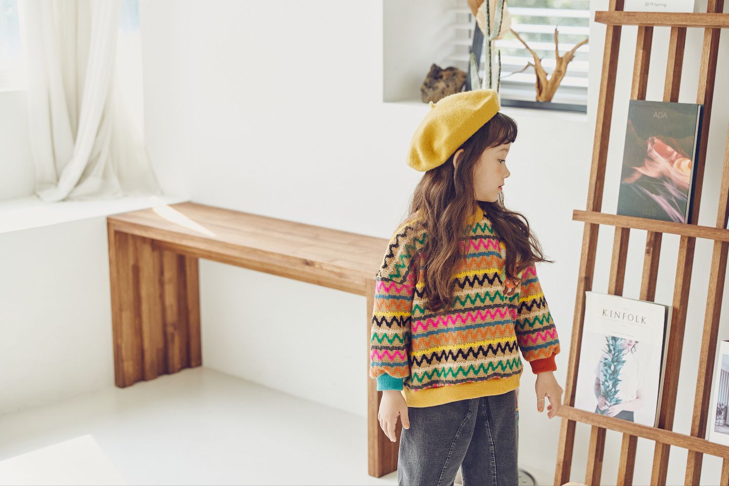 韓國 Mimico - 毛絨熊裝飾波浪紋針織上衣-卡其X黃