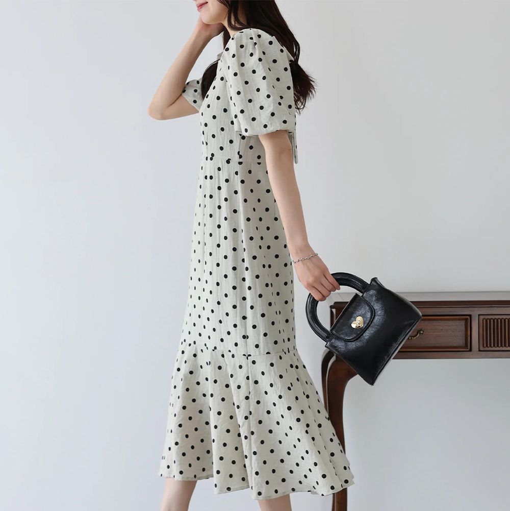 優雅方領後綁帶泡泡袖魚尾洋裝-波點-米白 (M)