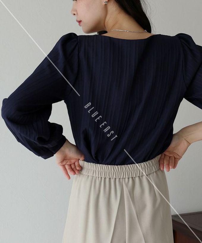 日本 BLUE EAST - 甜美心型領線條紋理長袖襯衫-黑