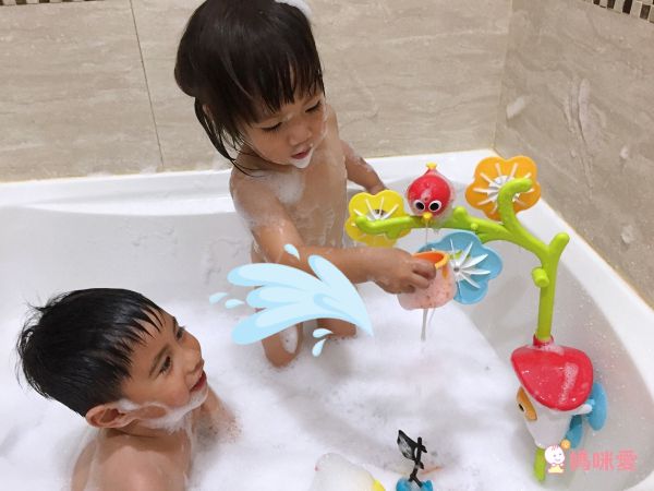讓寶寶愛上洗澡【Yookidoo 洗澡玩具】開心洗澎澎，晚上更好睡