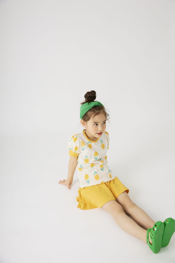 韓國 OZKIZ - 滿版小黃花印短袖套裝-白X黃