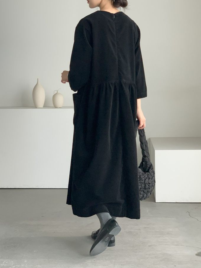韓國女裝連線 - 極簡大口袋燈芯絨連身洋裝-黑 (FREE)
