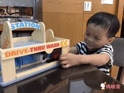 Amazon五星【美國瑪莉莎】超大交通遊戲地墊、木製軌道車車玩具