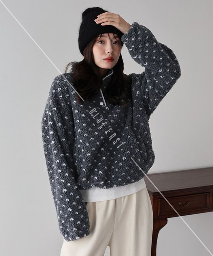 日本 BLUE EAST - 滿版愛心泰迪毛絨溫暖長袖上衣-米白 (M)