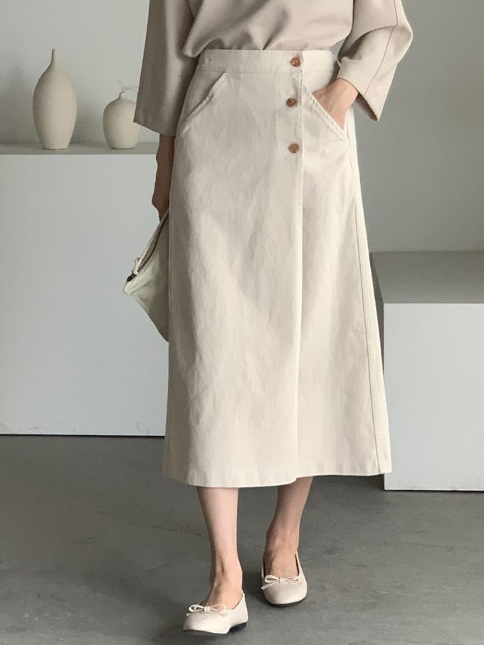 韓國女裝連線 - 後鬆緊鈕扣點綴A字長裙-米白 (FREE)