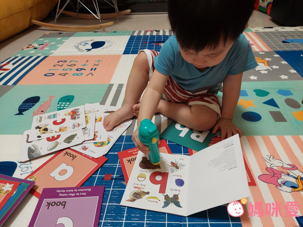 臺灣麥克 - 字母學習啟蒙首部曲-(點讀版)-Rhyming around the Alphabet-14×16.5cm/平裝/彩色/24小書+26張字卡+點讀筆